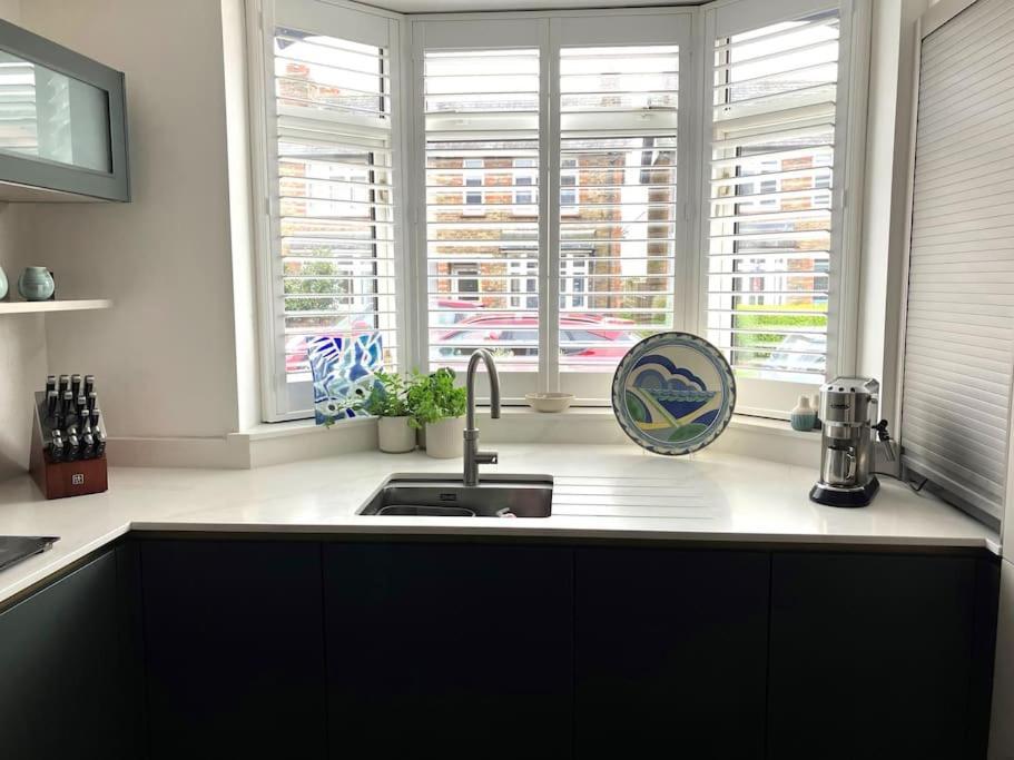 Our Beautifully Renovated Home Chichester Exteriér fotografie